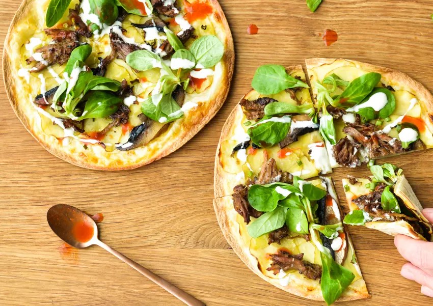 Tortilla meat pizza